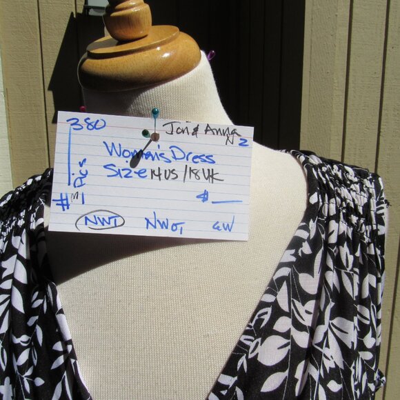 #380  NEW WOMEN'S LONG SUMMER DRESS BY JON & ANNA  (SIZE 14US / 18UK) - Picture 2 of 4